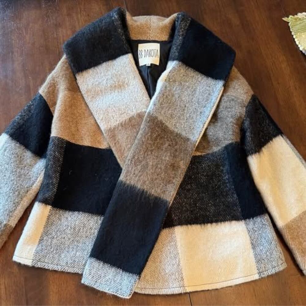 BB DAKOTA Plaid Wool Blend Lined Blanket Jacket in black, tan and cream SZ Small